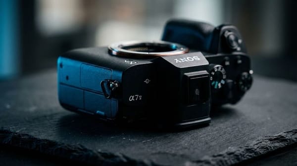 Đánh giá Sony a7 V: "Quái vật" Hybrid toàn năng hay chỉ là bản nâng cấp đắt đỏ? Feature Image