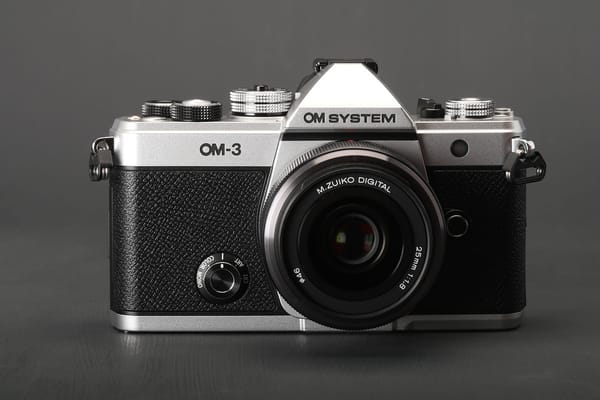 Đánh giá OM System OM-3: Chiếc máy ảnh du lịch cao cấp đầy ấn tượng Feature Image